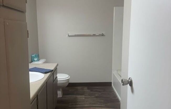 2 beds, 2 baths, 1,070 sqft, $1,675, Unit 12-202