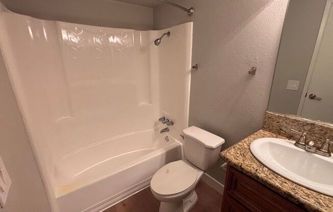 2 beds, 2 baths, 919 sqft, $2,615, Unit M10