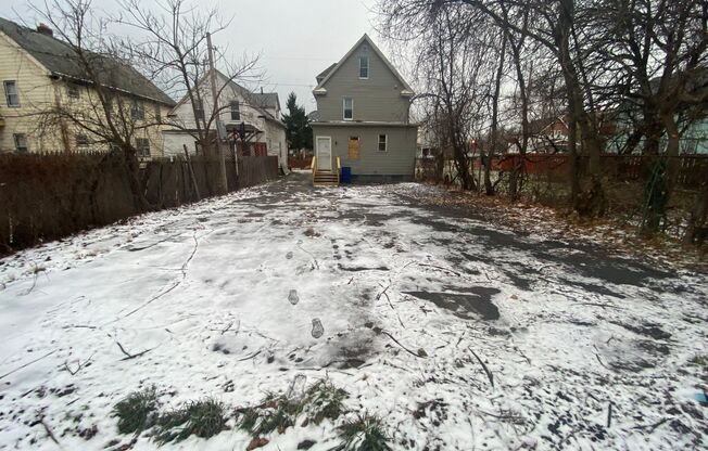 4 Bed - 2 Bath - Single Family Home in Cleveland