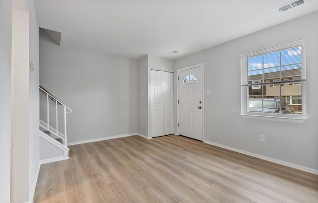 Renovated Hilltop Village Townhouse-Available 8/1/25