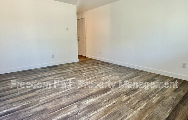 3104 N 19 ST