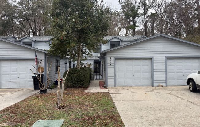 3 Bedroom Backing up to San Felasco Hammock