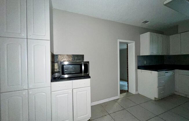 3 beds, 2 baths, $2,000