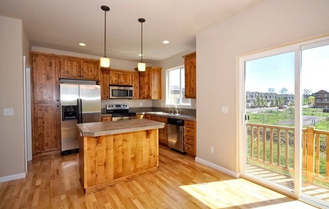Craftsman Style Townhouse - 3 bedroom, 2.5 bath w/ Bonus Room - Attached Double Garage