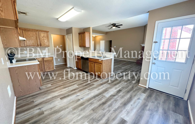 3 beds, 2 baths, $2,095