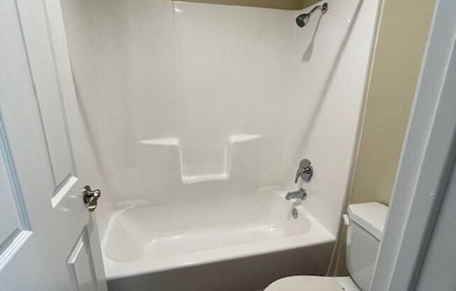 2 beds, 1 bath, 825 sqft, $1,850, Unit 114
