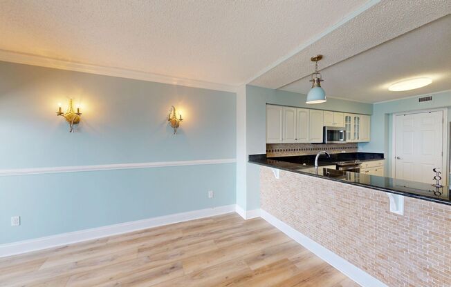 Stunning Beachfront Condo in Ocean 14 – Jacksonville Beach!