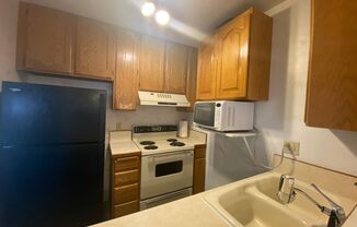 1 bed, 2 baths, $1,350