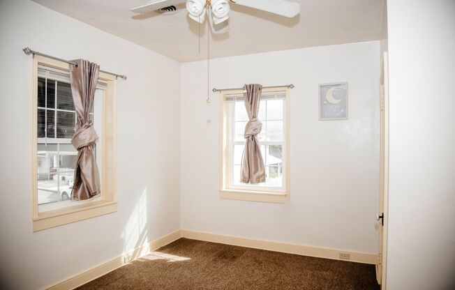 2 beds, 1 bath, $1,400, Unit Apt 101