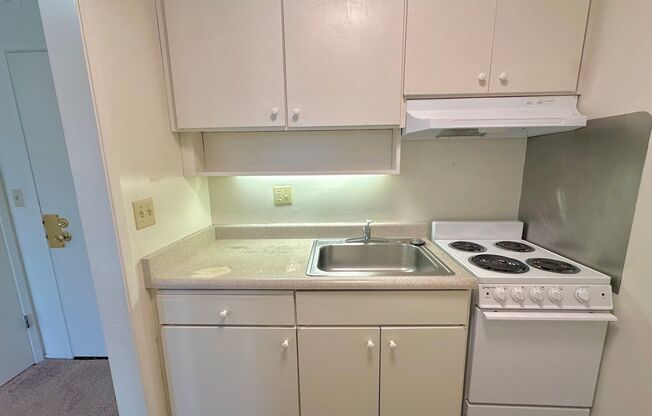 Studio, 1 bath, $1,995