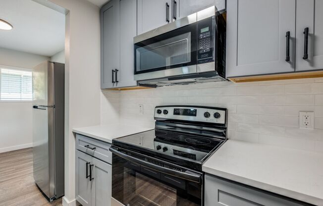 2 beds, 1 bath, 850 sqft, $1,395, Unit 201-09