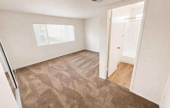 2 beds, 2 baths, 993 sqft, $2,485, Unit 13