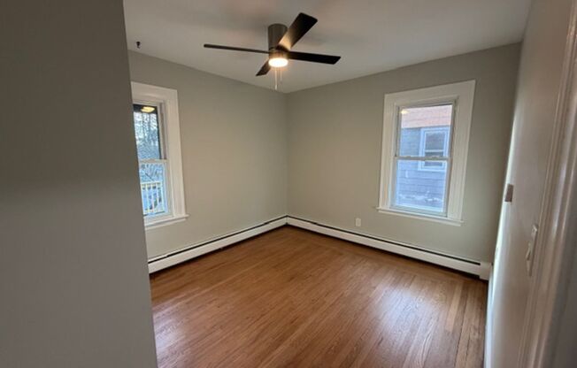 2 beds, 1 bath, 574 sqft, $2,200, Unit 74 6th St - Apt 2