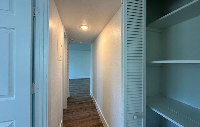 2 beds, 1 bath, 850 sqft, $1,925, Unit F106