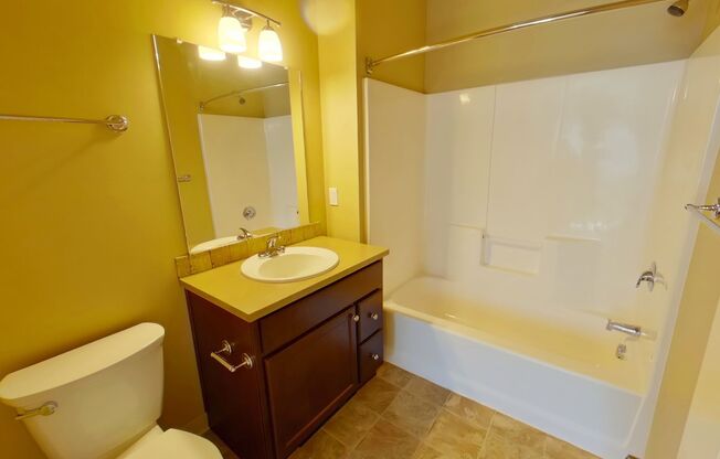 2 beds, 2 baths, 700 sqft, $1,800, Unit 302