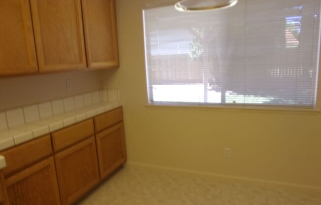 3 beds, 2 baths, $2,800, Unit Vacaville, CA 95688