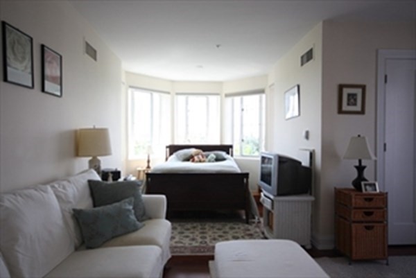 2 beds, 2 baths, 1,561 sqft, $6,250, Unit C1007