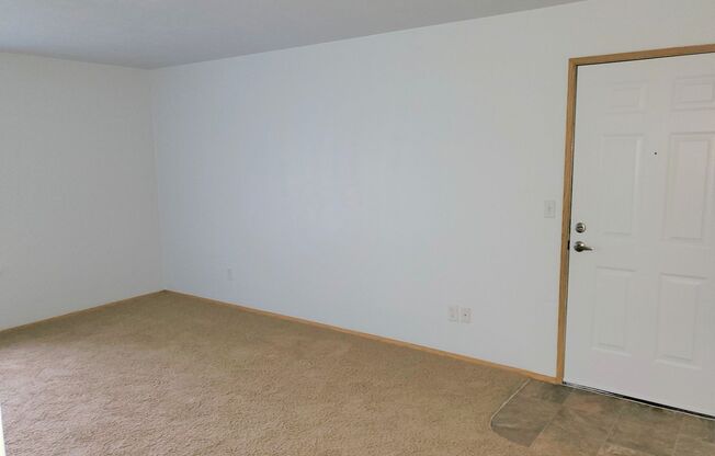 1 bed, 1 bath, $1,275, Unit 038