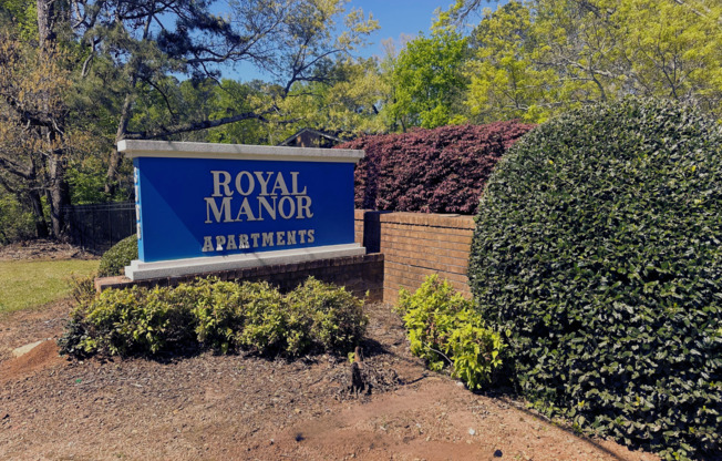 Royal Manor Apartments