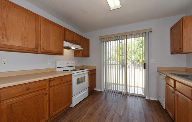 3 beds, 2 baths, $1,575