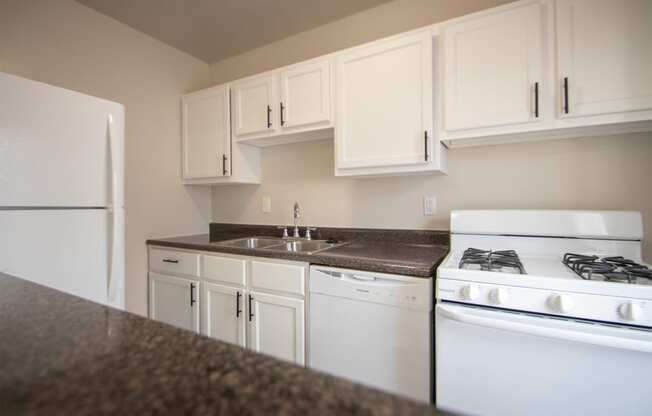 This is a photo of the kitchen in the 631 square foot, B-style (Ranch) 1 bedroom/1 bath floor plan at Colonial Ridge Apartments in the Pleasant Ridge neighborhood of Cincinnati, OH.