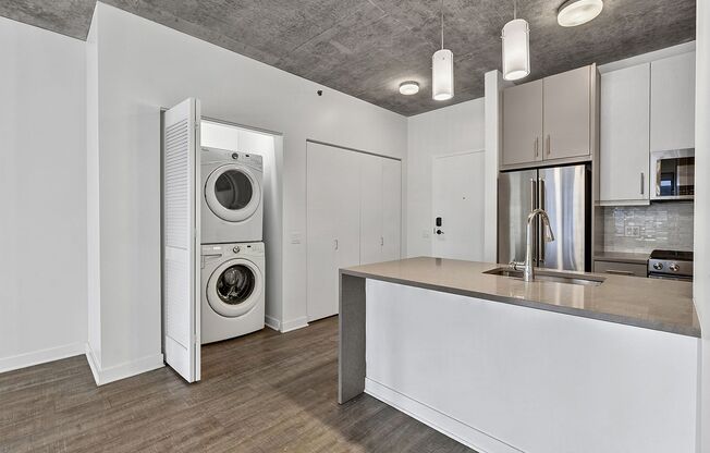 1 bed, 1 bath, 738 sqft, $2,725, Unit 503