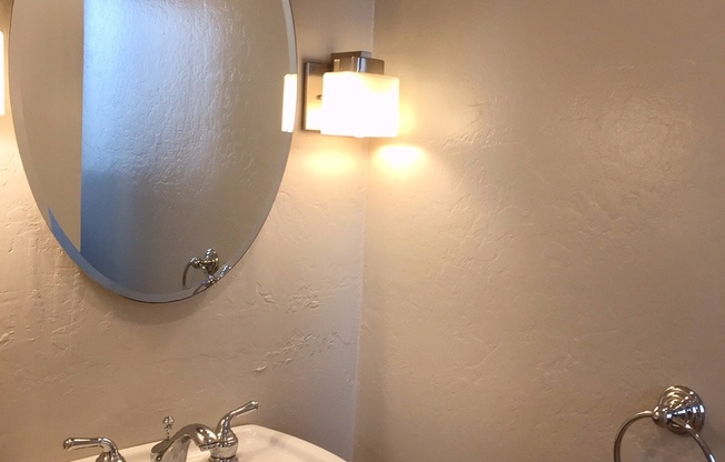 2 beds, 1.5 baths, 1,000 sqft, $3,195, Unit 52