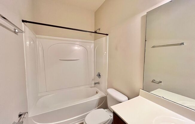 Excellent 4BD, 3.5BA Apex Townhome Near Downtown