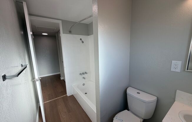 2 beds, 1 bath, 1,000 sqft, $2,795, Unit 5023C