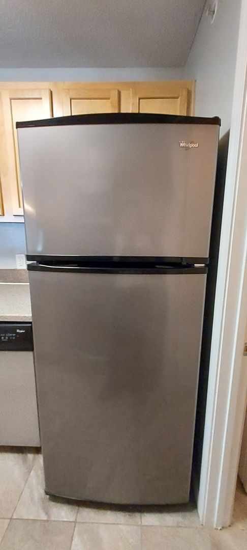 2 beds, 2 baths, 1,142 sqft, $1,360, Unit 31-202