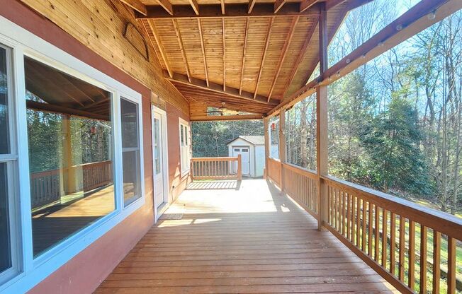 Well Maintained Swannanoa Rental!