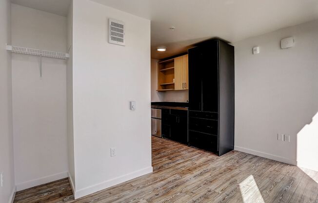 Studio, 1 bath, 200 sqft, $1,015