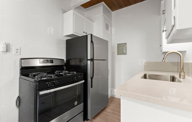 (AN/TI/YO:B) 4232-4234 Mary Ellen Avenue