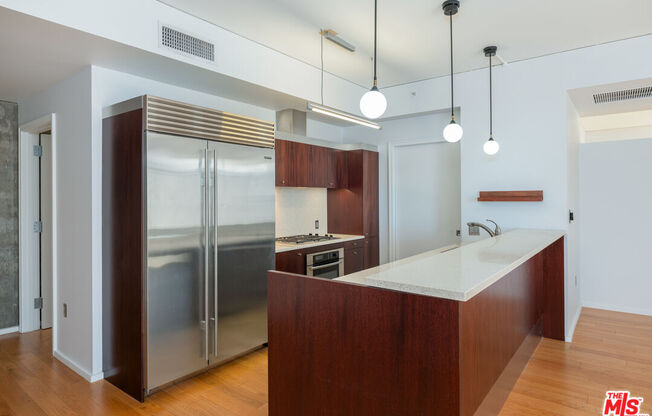 1 bed, 1.5 baths, 1,390 sqft, $4,200, Unit 1407