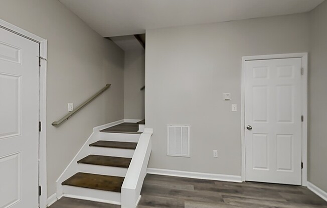 255 Farrington Ave SE