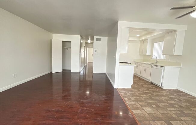 2 beds, 1.5 baths, 900 sqft, $2,395, Unit D