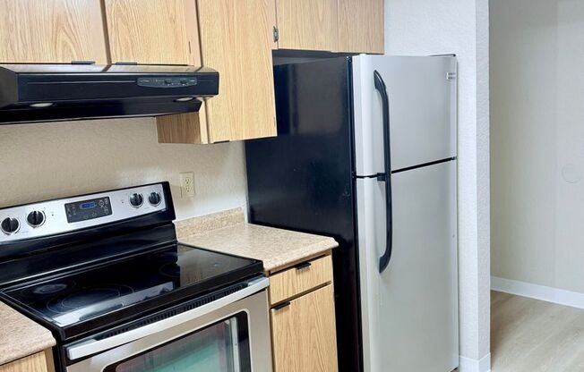 1 bed, 1 bath, 737 sqft, $1,466, Unit B10