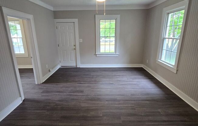 NEWLY REMODELED 2 BEDROOM HOUSE
