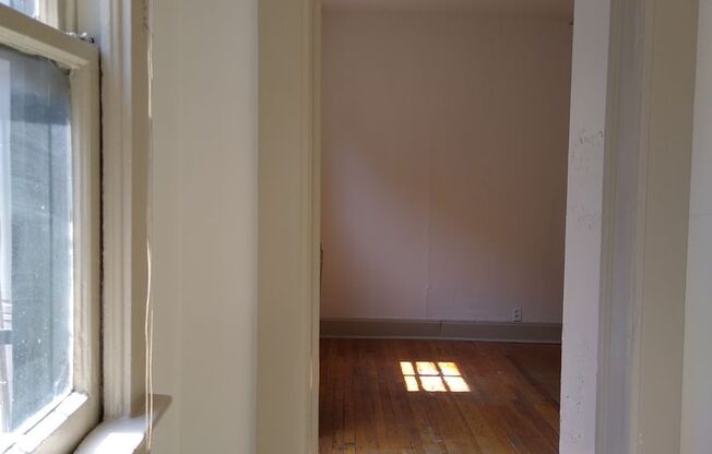 Studio, 1 bath, 550 sqft, $1,195