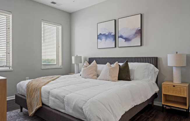 2 beds, 2 baths, 986 sqft, $1,560