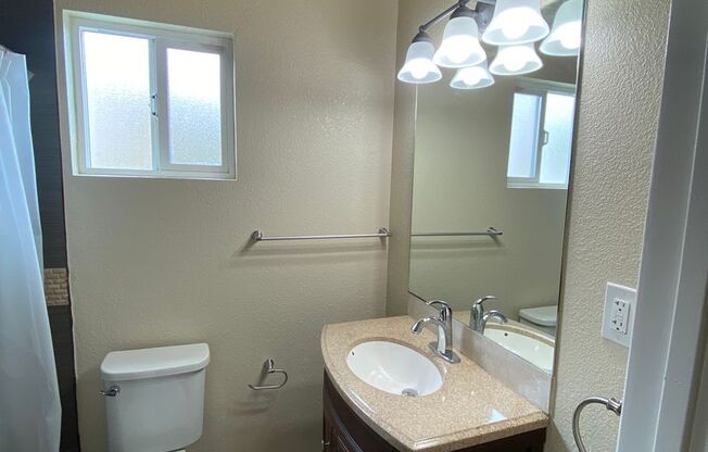 3 beds, 2 baths, $2,595, Unit 3208