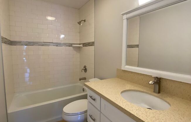 2 beds, 1 bath, $2,495, Unit Unit 810