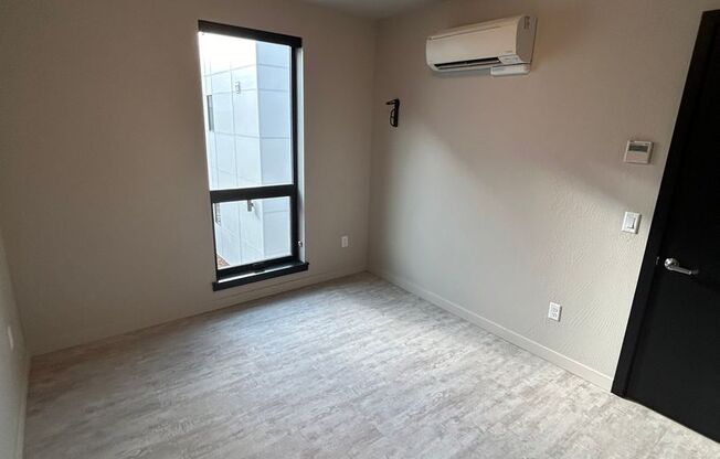 1 bed, 1 bath, 458 sqft, $1,375, Unit 215