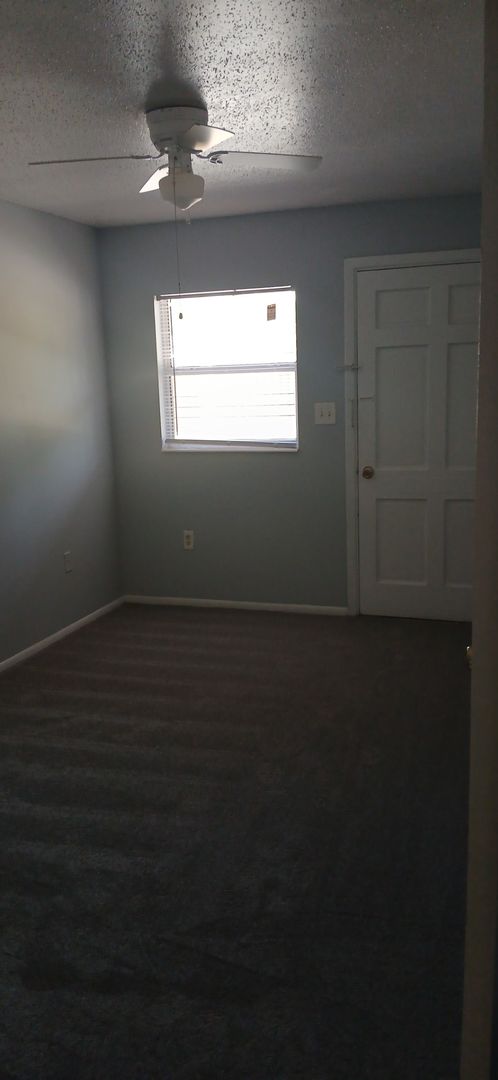 3 beds, 2 baths, 1,200 sqft, $1,700, Unit 129