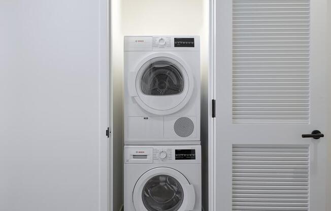 1 bed, 1 bath, $4,671, Unit 808