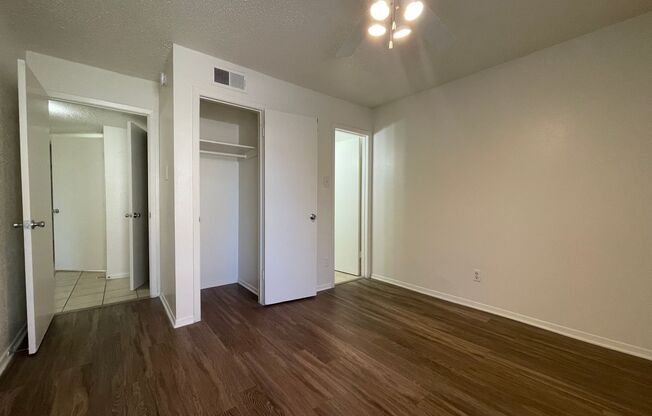 2 beds, 2 baths, 900 sqft, $1,350, Unit LAW11-202