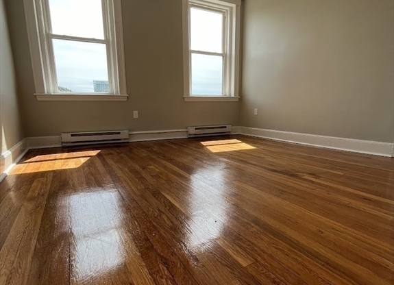 2 beds, 1 bath, $4,095, Unit 19