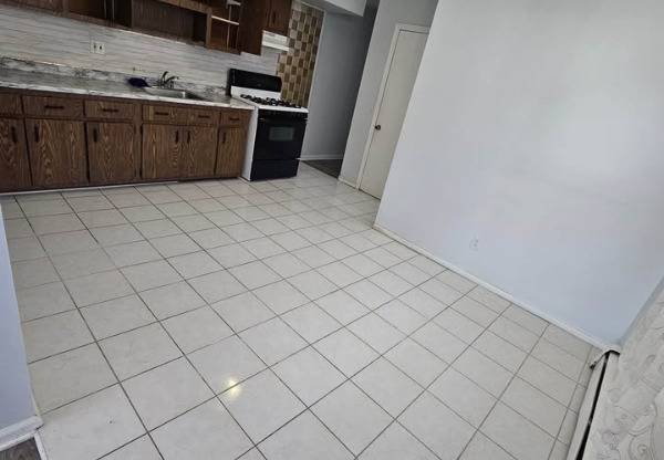 18 SEARING AVE