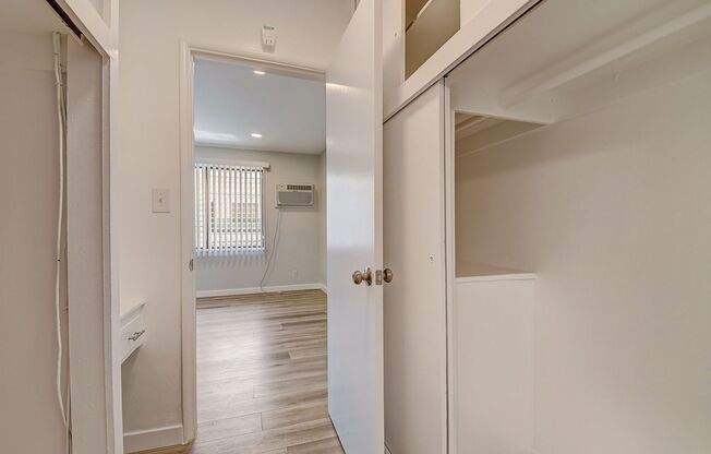 Studio, 1 bath, 595 sqft, $1,598, Unit 22