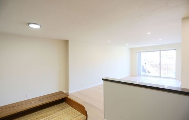 OPEN HOUSE: Sunday (6/15) 12:45pm-1:15pm. Renovated 1BR/1BA in Adams Point, just blocks from Lake Merritt (366 Bellevue #304)